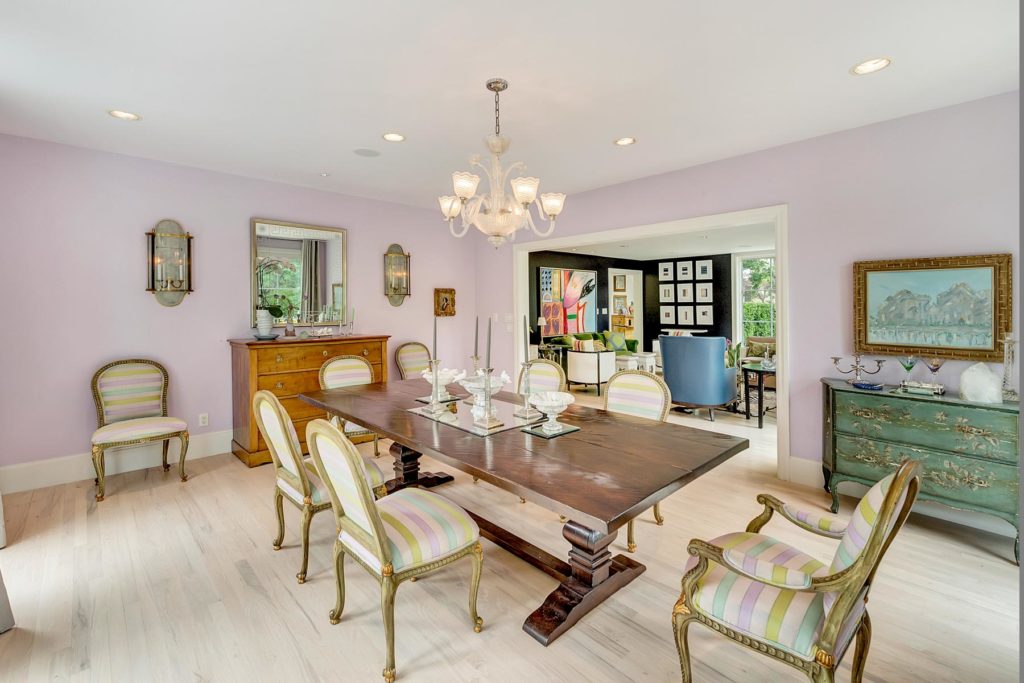 300 Crestwood Dr.