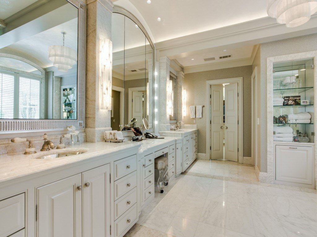3900 Miramar master bath