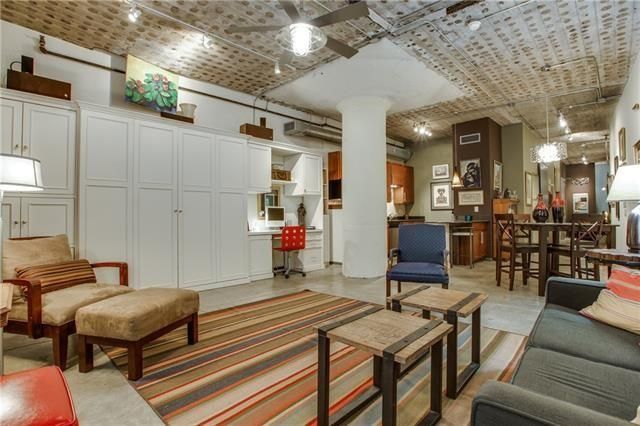 1122 Jackson e