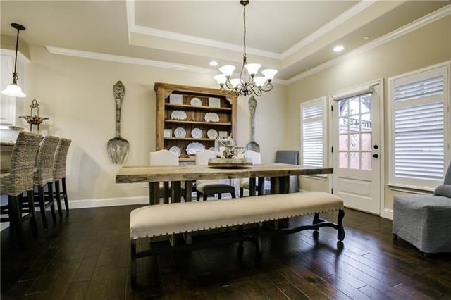 5300 Sutton Dining