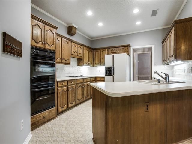 6820 Garlinghouse Kitchen