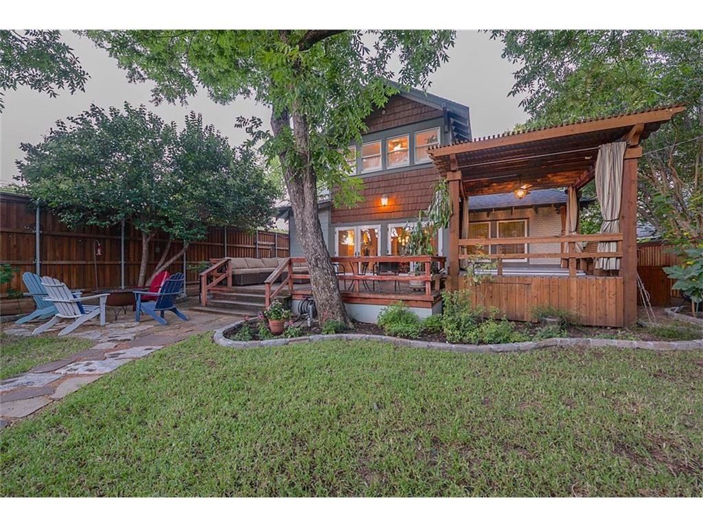 701 S. Clinton Backyard