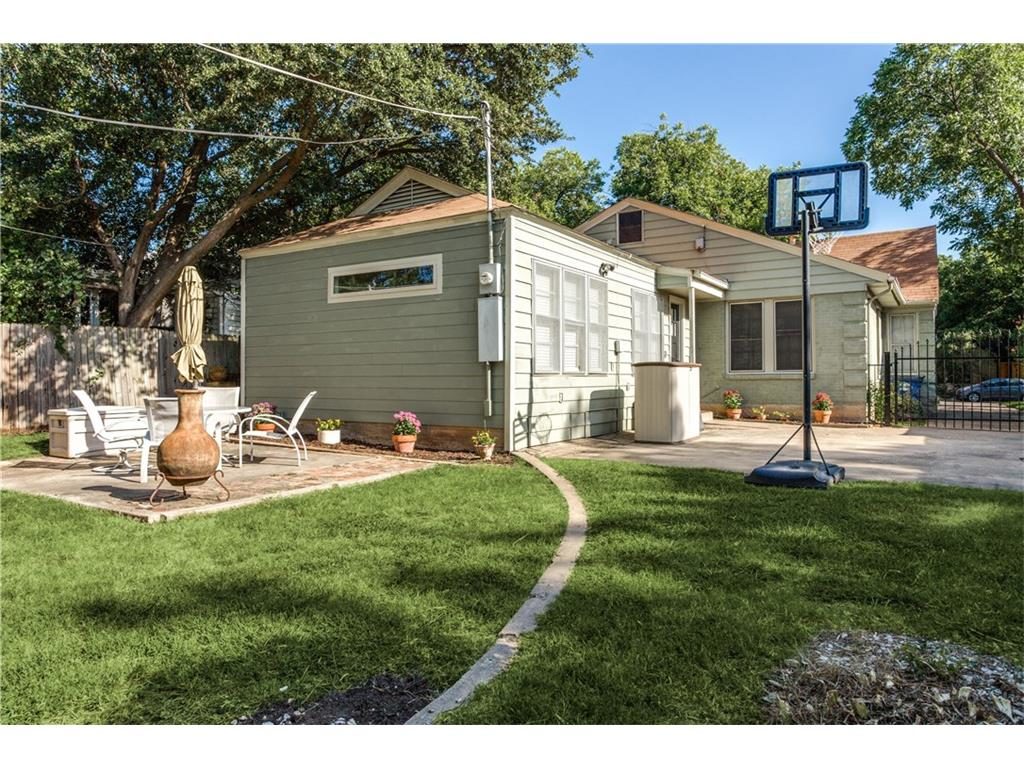 KESSLER PLAZA 2510 W 10th Street Backyard