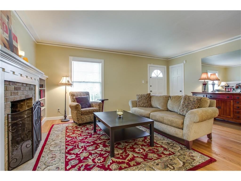 KESSLER PLAZA 2510 W 10th Street Living