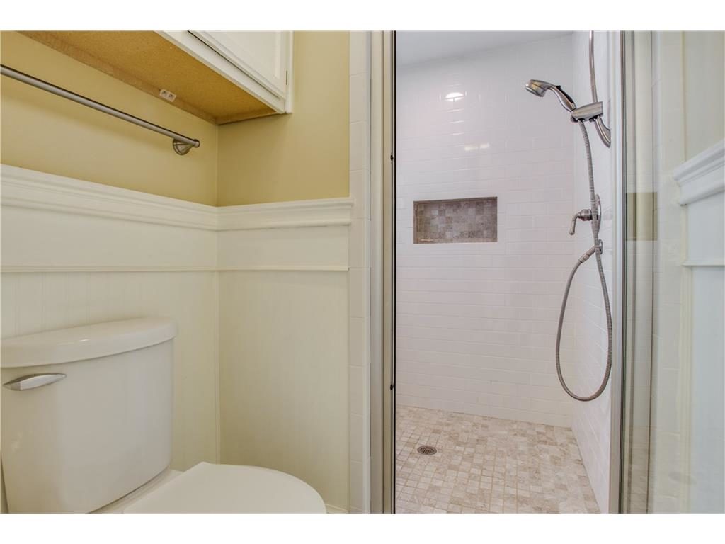 KESSLER PLAZA 2510 W 10th Street Master Bath 2