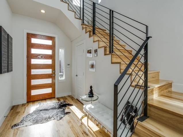 3859 Pine Tree Entry