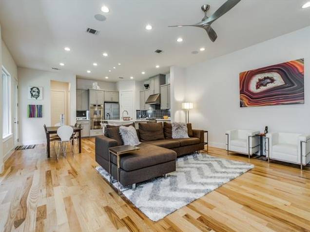 3859 Pine Tree Living