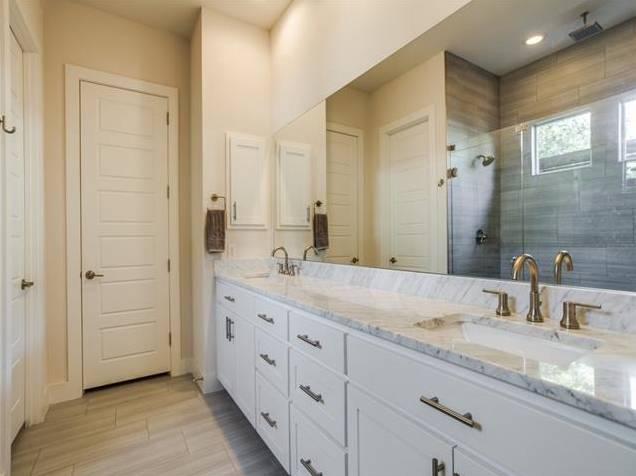 3859 Pine Tree Master Bath