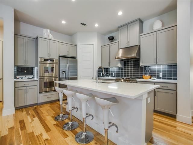 3859 Pine Tree d