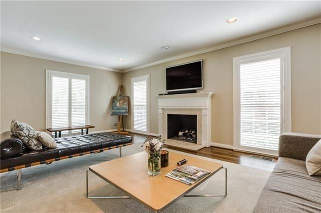 4684 S Versailles b