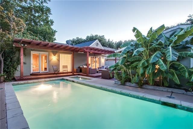 4684 S Versailles e
