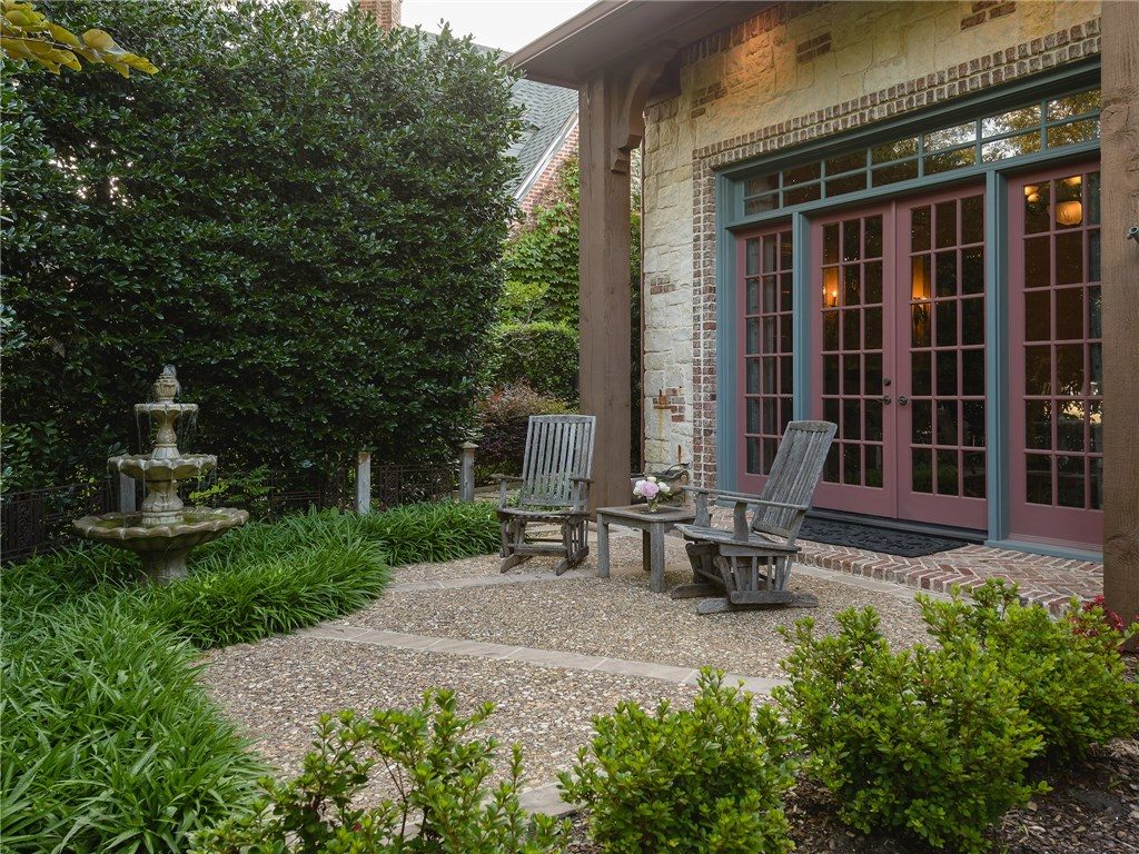 6615 Glendora patio 1