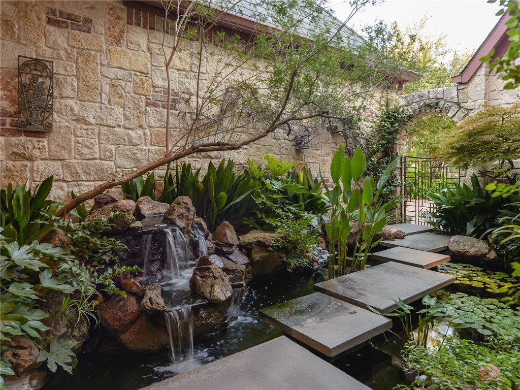 6615 Glendora patio 3