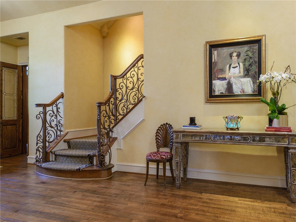 6615 Glendora stairs