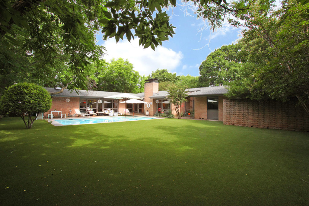 5824 Caladium Backyard and Pool