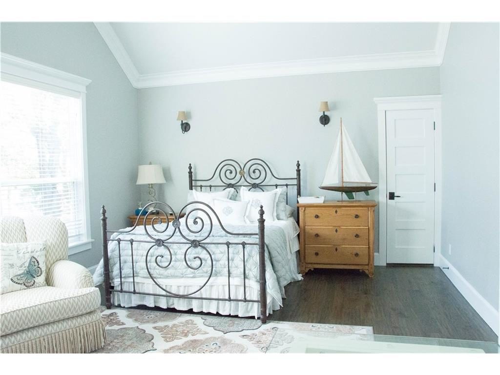 115 Waterfront Upstairs Bed