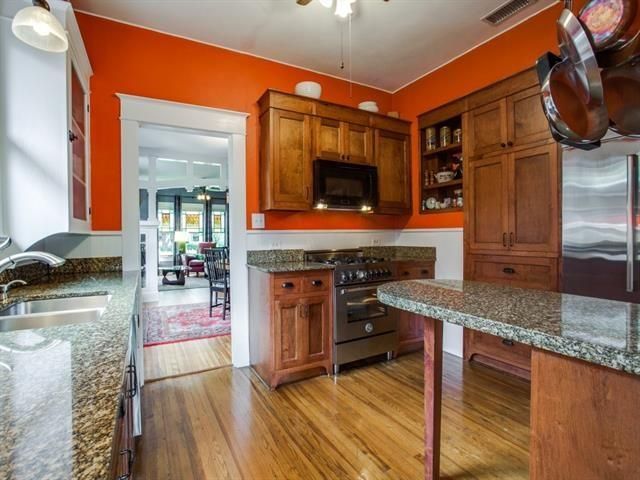 121 S. Clinton Kitchen 2