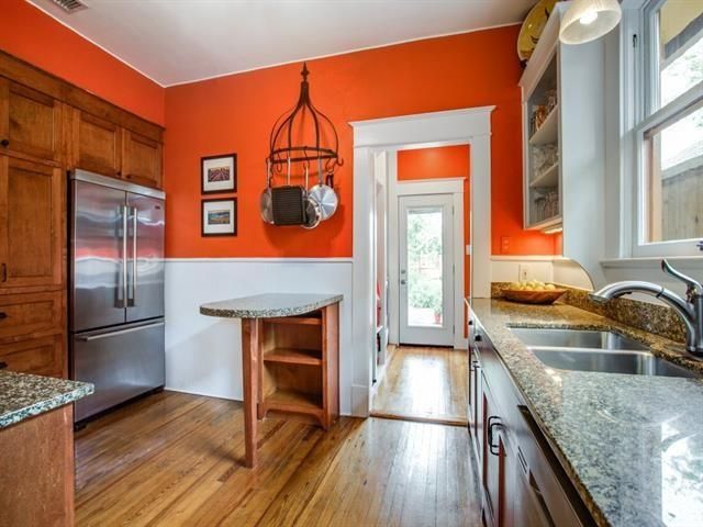 121 S. Clinton Kitchen