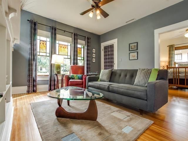 121 S. Clinton Living 2