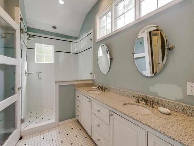 1523 Oak Knoll d