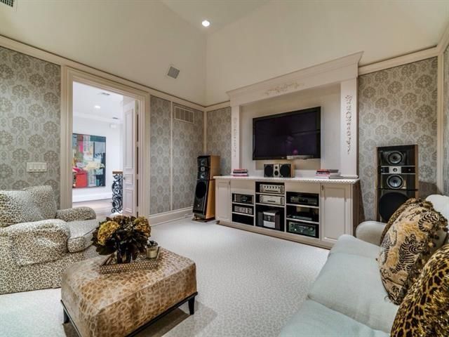 2 - Family Room