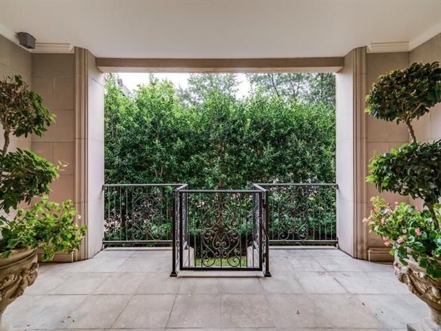 2 - Patio 2