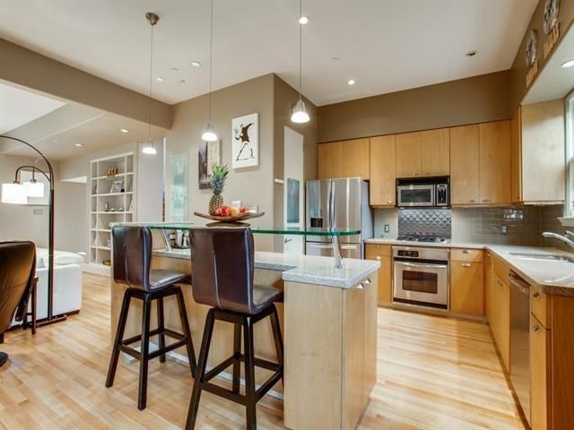 2812 Thomas c