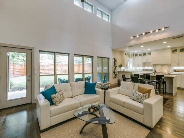 3811 valley Ridge Living 2