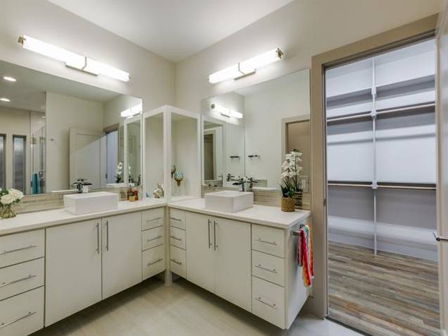 3811 valley Ridge Master Bath