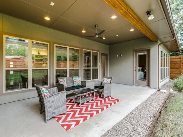 3811 valley Ridge  Patio