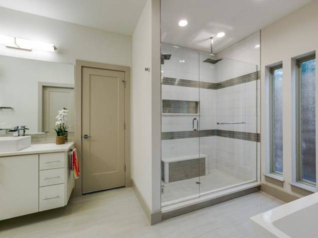 3811 valley Ridge master bath 2