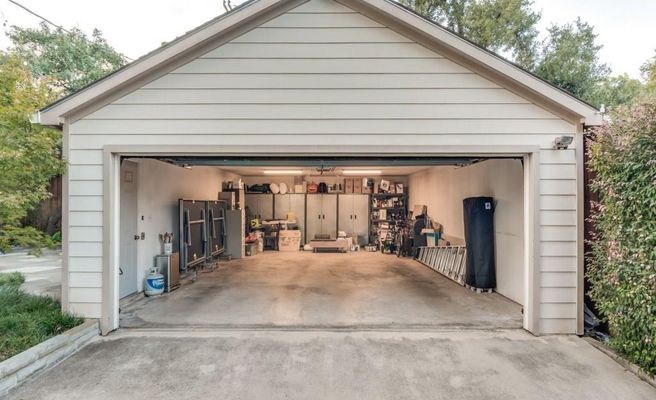 439 W Colorado garage