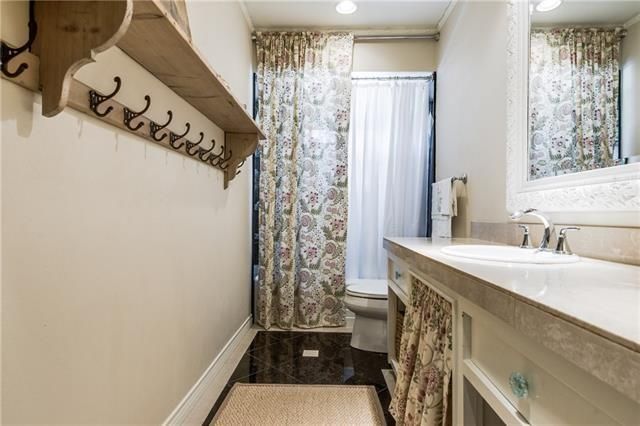 6151C - Bath 2