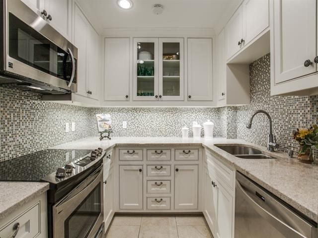 6151D - Kitchen 1