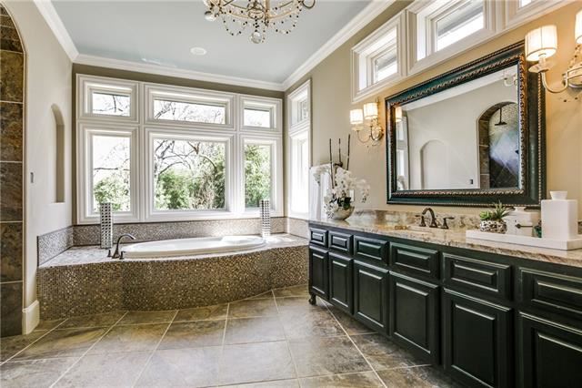 6610 Nonesuch master bath 1