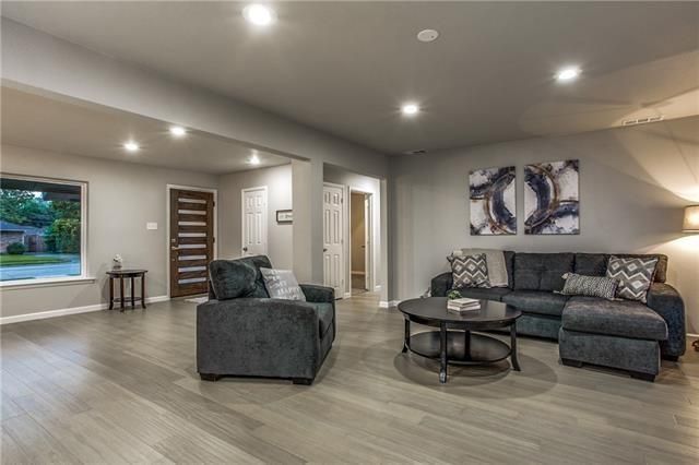 6843 Town North c