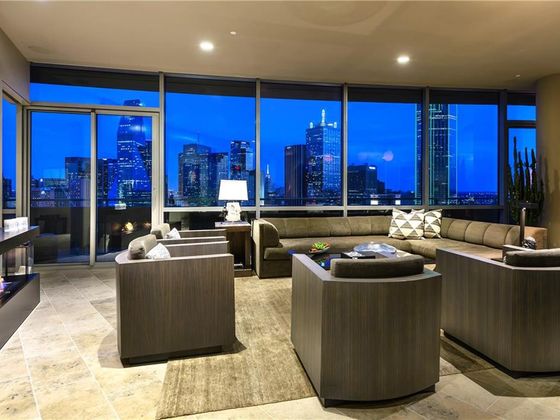 House 2304 - Living 2