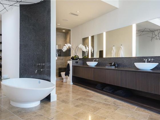 House 2304 - M Bath 1