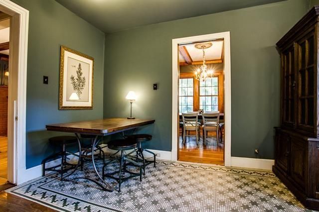 200 N. Windomere Dining
