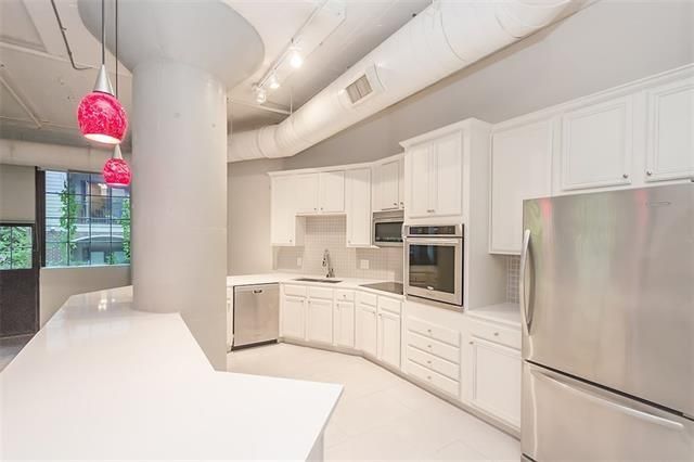 2220 Canton St. 102 Kitchen