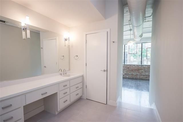 2220 Canton St. 102 Master Vanity
