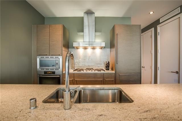 2900 McKinnon b