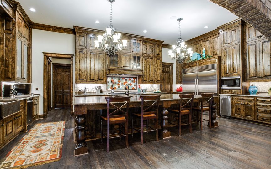 Country Homes for the Holidays | CandysDirt.com