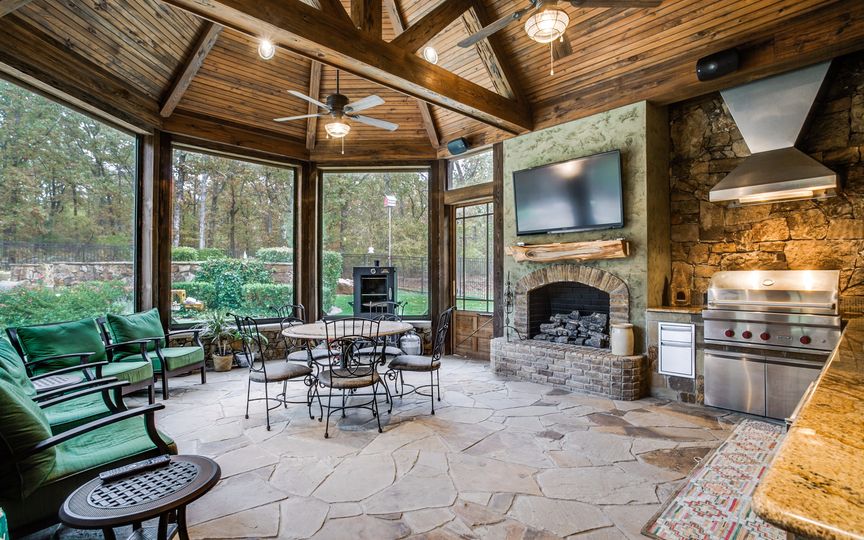 Country Homes for the Holidays | CandysDirt.com