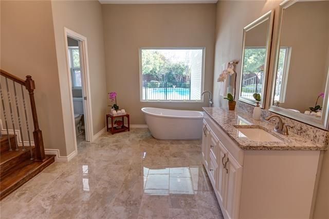4748 Alta Vista d