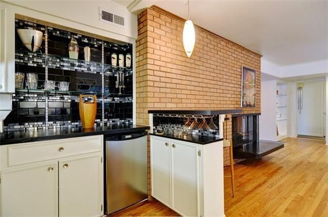 6522 Royal Lane Bar