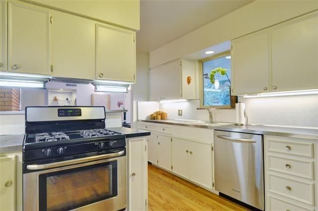 6522 Royal Lane Kitchen