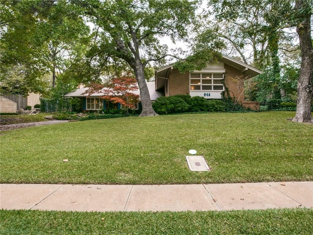 948 Forest Grove Curb