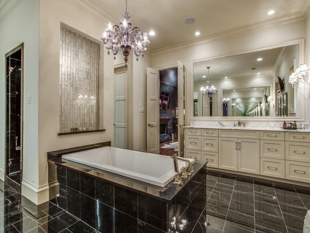 5 BrettonCreek Court Master Bathroom