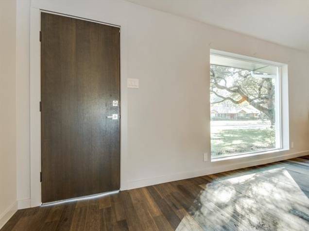 3239 Whirlaway Road Front Door